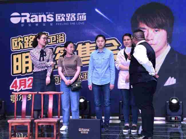 情歌王子黃格選燃爆鄂爾多斯,歐路莎20周年慶鄂爾多斯站完美收官