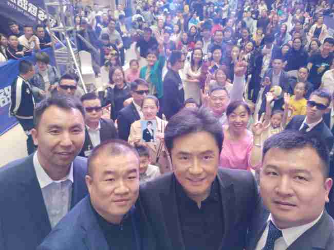 情歌王子黃格選燃爆鄂爾多斯,歐路莎20周年慶鄂爾多斯站完美收官